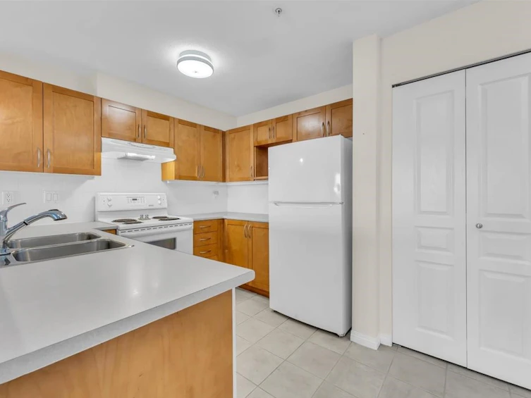 208-333 E 1st Street, North Vancouver, BC, V7L 4W9 - 7