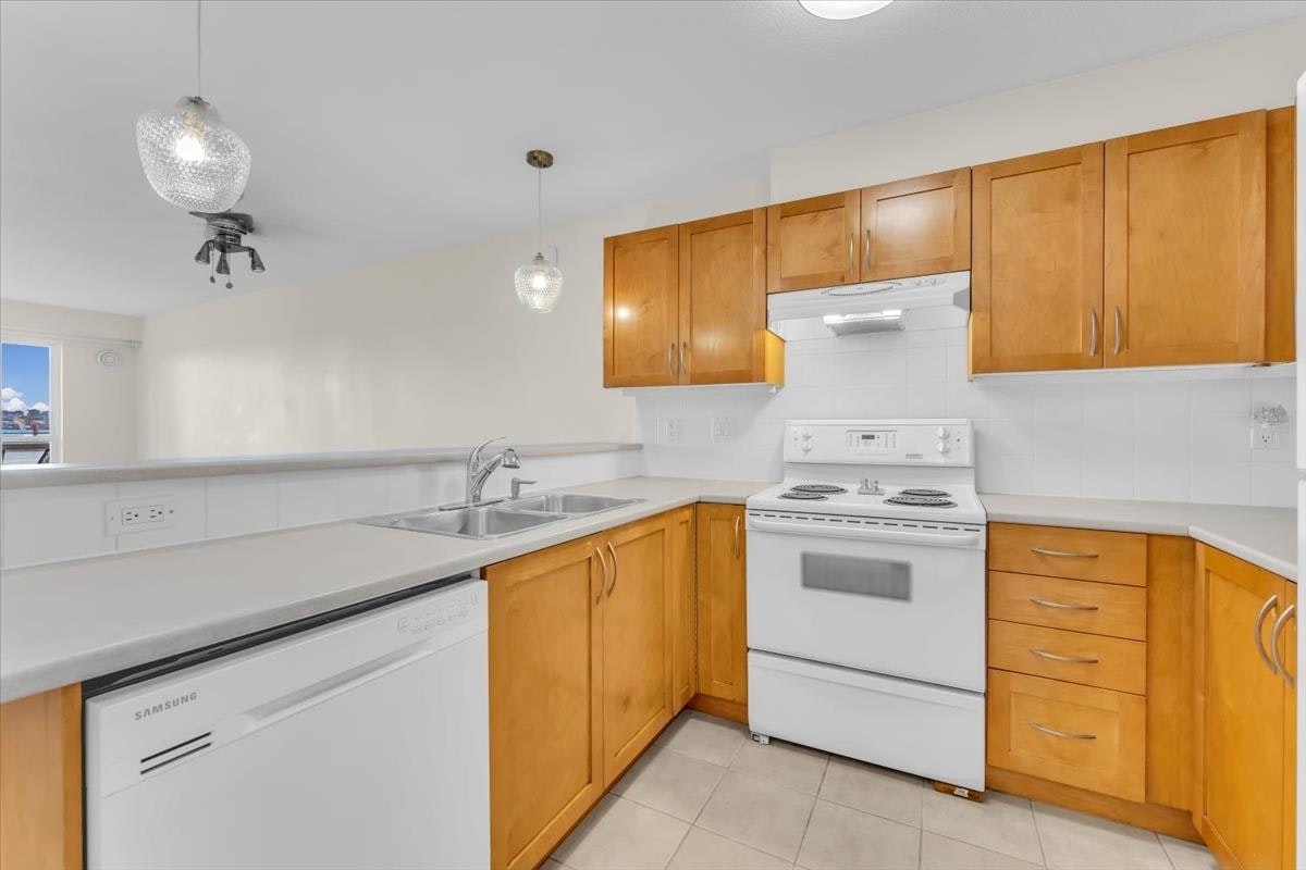 208-333 E 1st Street, North Vancouver, BC, V7L 4W9 - 9