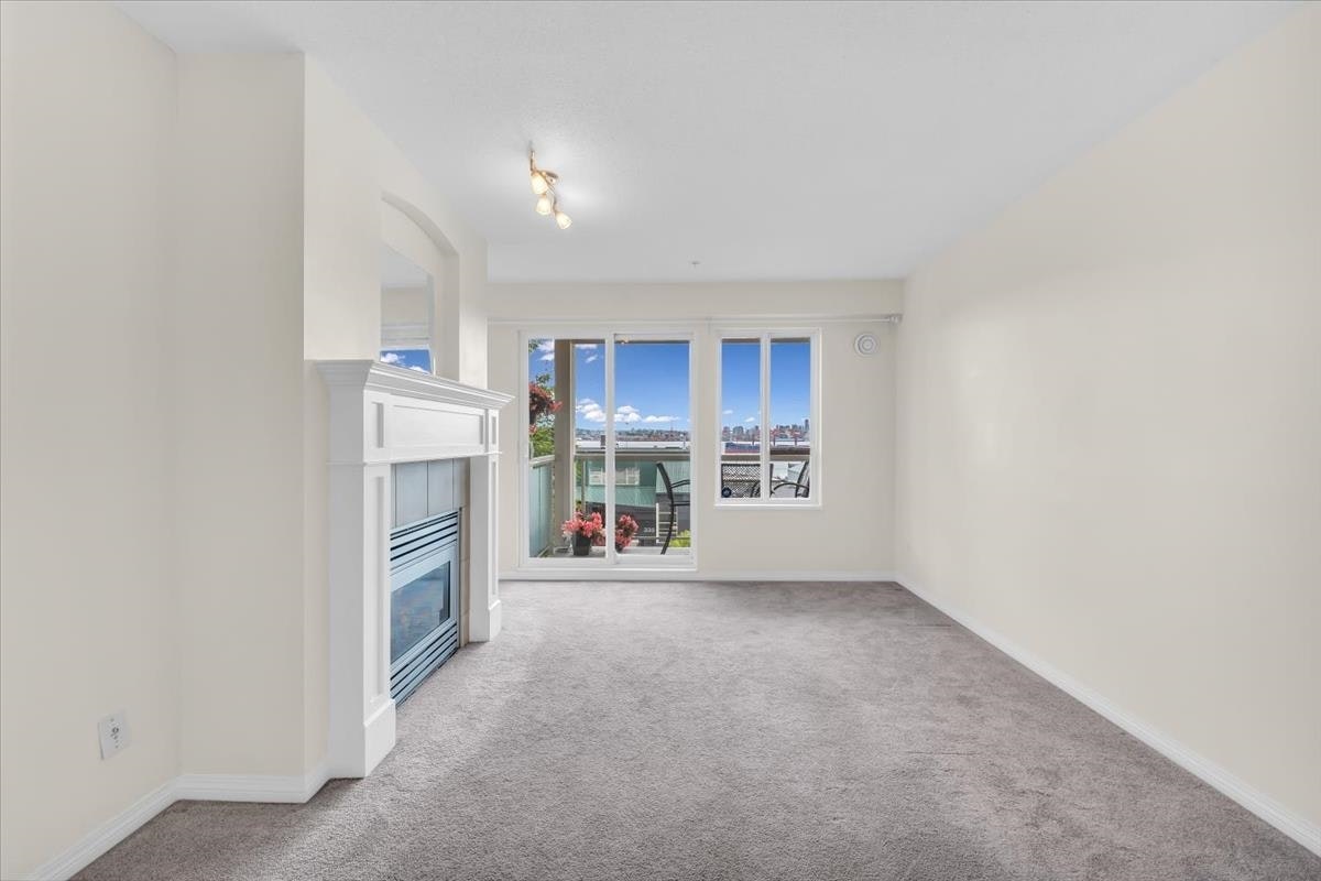 208-333 E 1st Street, North Vancouver, BC, V7L 4W9 - 12