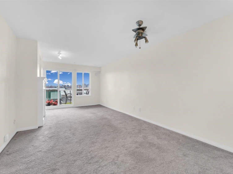 208-333 E 1st Street, North Vancouver, BC, V7L 4W9 - 4