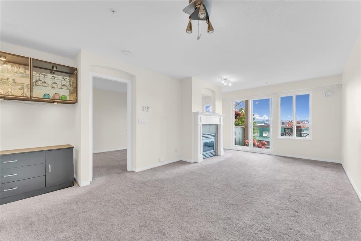 208-333 E 1st Street, North Vancouver, BC, V7L 4W9 - 13