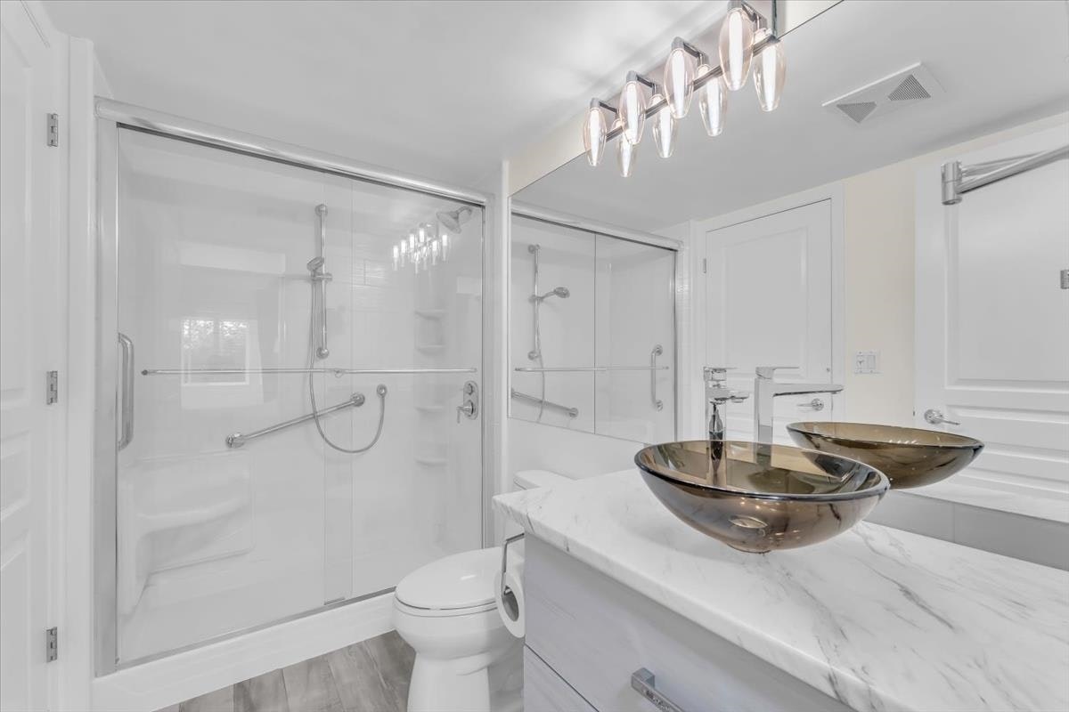 208-333 E 1st Street, North Vancouver, BC, V7L 4W9 - 21