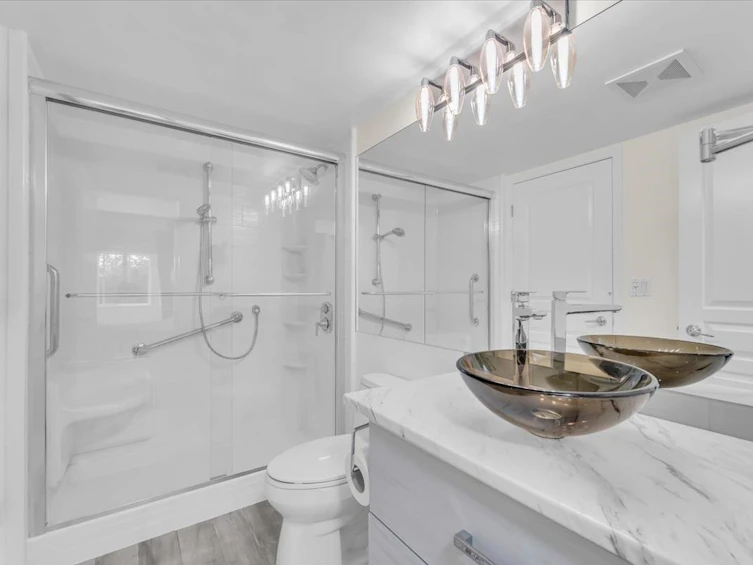 208-333 E 1st Street, North Vancouver, BC, V7L 4W9 - 21