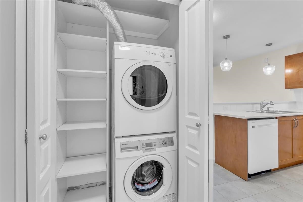 208-333 E 1st Street, North Vancouver, BC, V7L 4W9 - 8