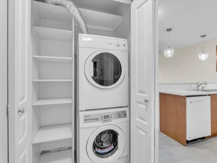 208-333 E 1st Street, North Vancouver, BC, V7L 4W9 - 8