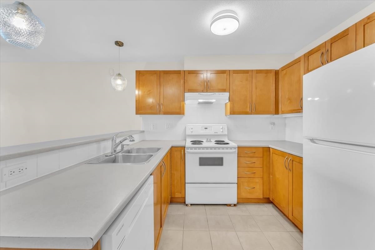 208-333 E 1st Street, North Vancouver, BC, V7L 4W9 - 6