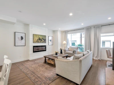 44-15688 28 Avenue - 4