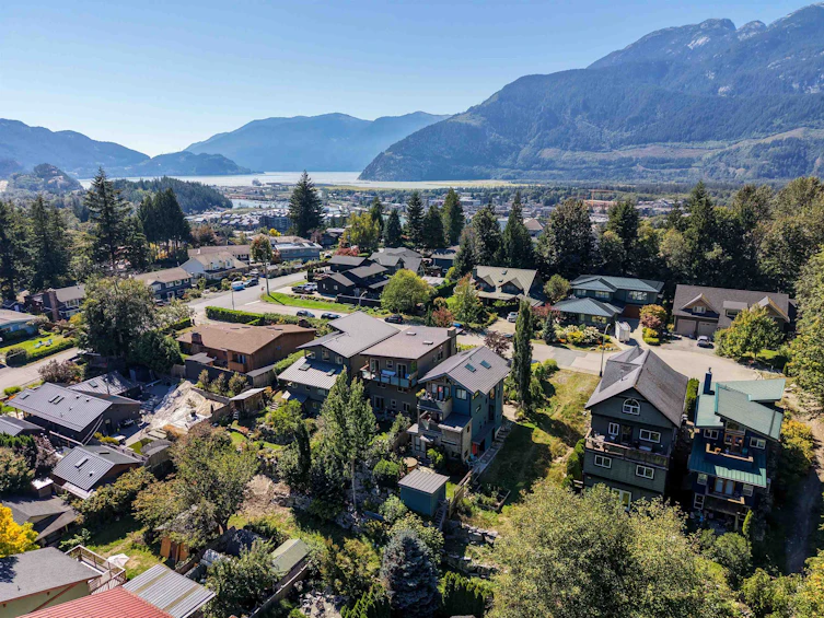 1014 Pennylane Place, Squamish, BC, V8B 0B5 - 14