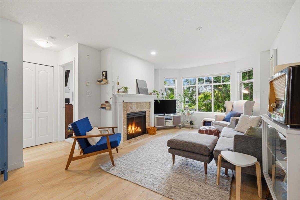 411-2059 Chesterfield Avenue, North Vancouver, BC, V7M 2P4 - 2