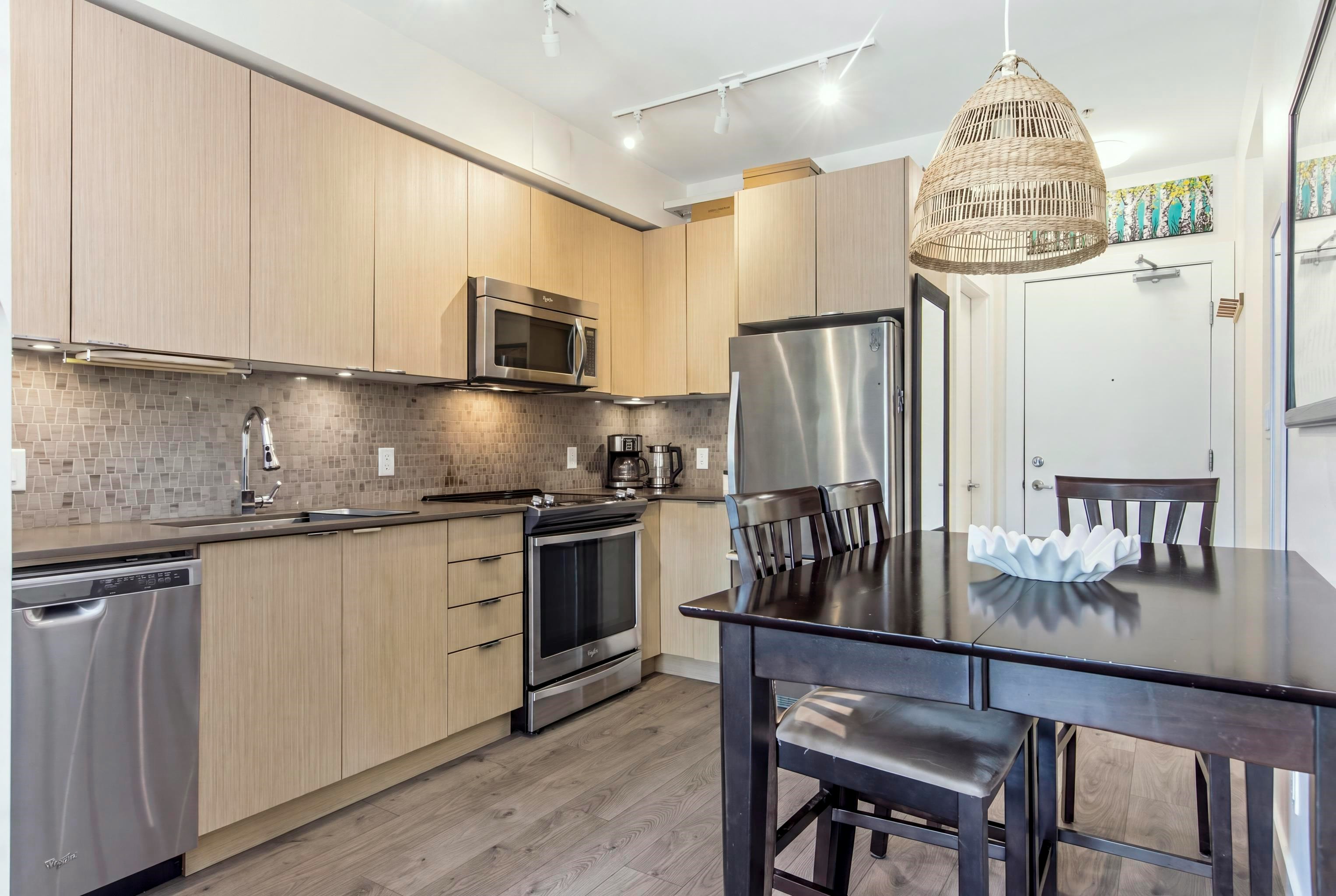 310-1150 Bailey Street - 3