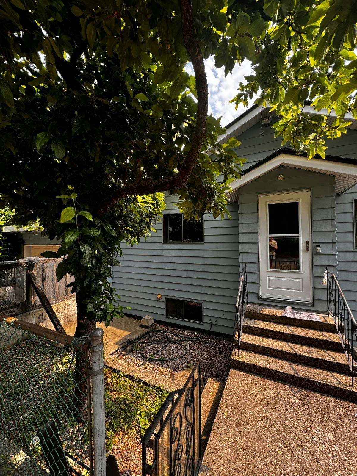 2205 Ninth Avenue, New Westminster, BC, V3M 3H1