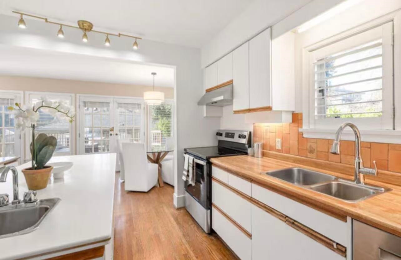 6000 Carier Street, Vancouver, BC, V6M 3A8 - 3