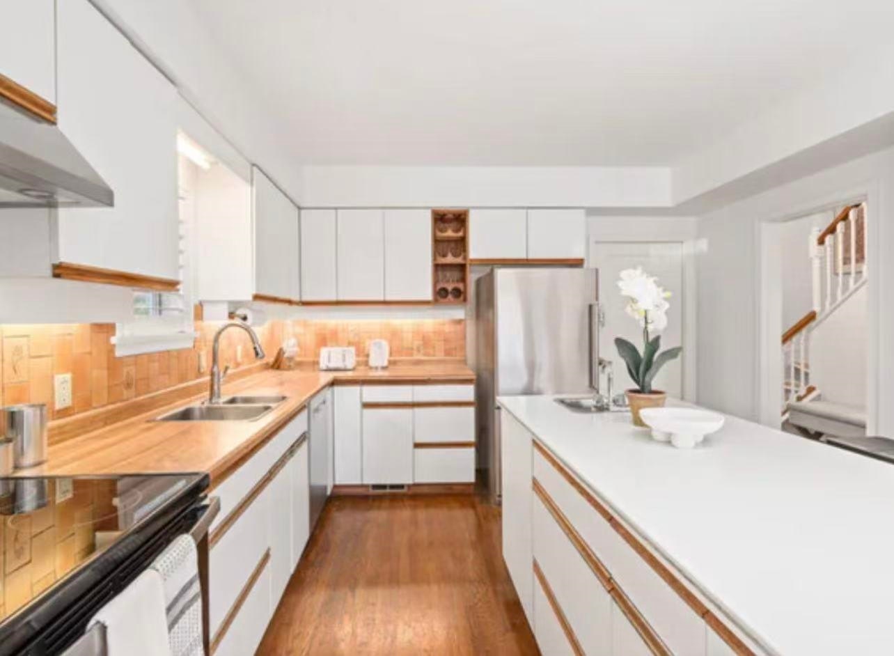 6000 Carier Street, Vancouver, BC, V6M 3A8 - 2