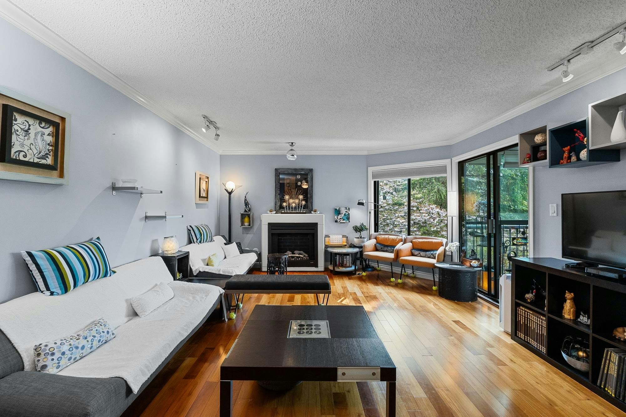 302-1520 Vidal Street, Surrey, BC, V4B 3T7