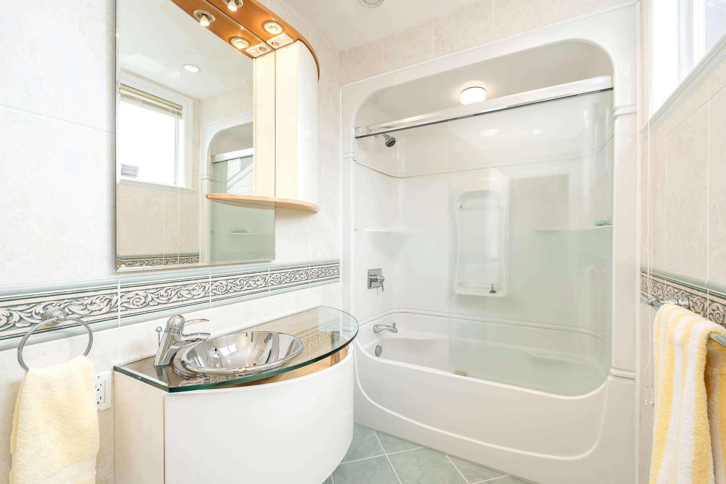 5295 Gulf Place, West Vancouver, BC, V7W 2V9 - 23