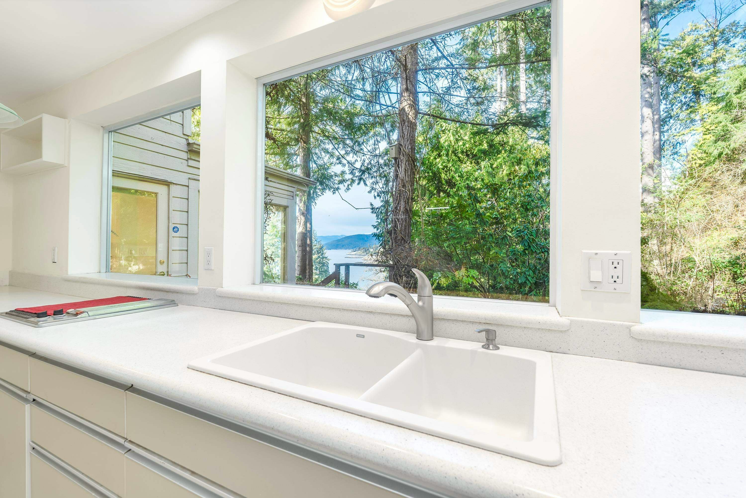 5295 Gulf Place, West Vancouver, BC, V7W 2V9 - 19