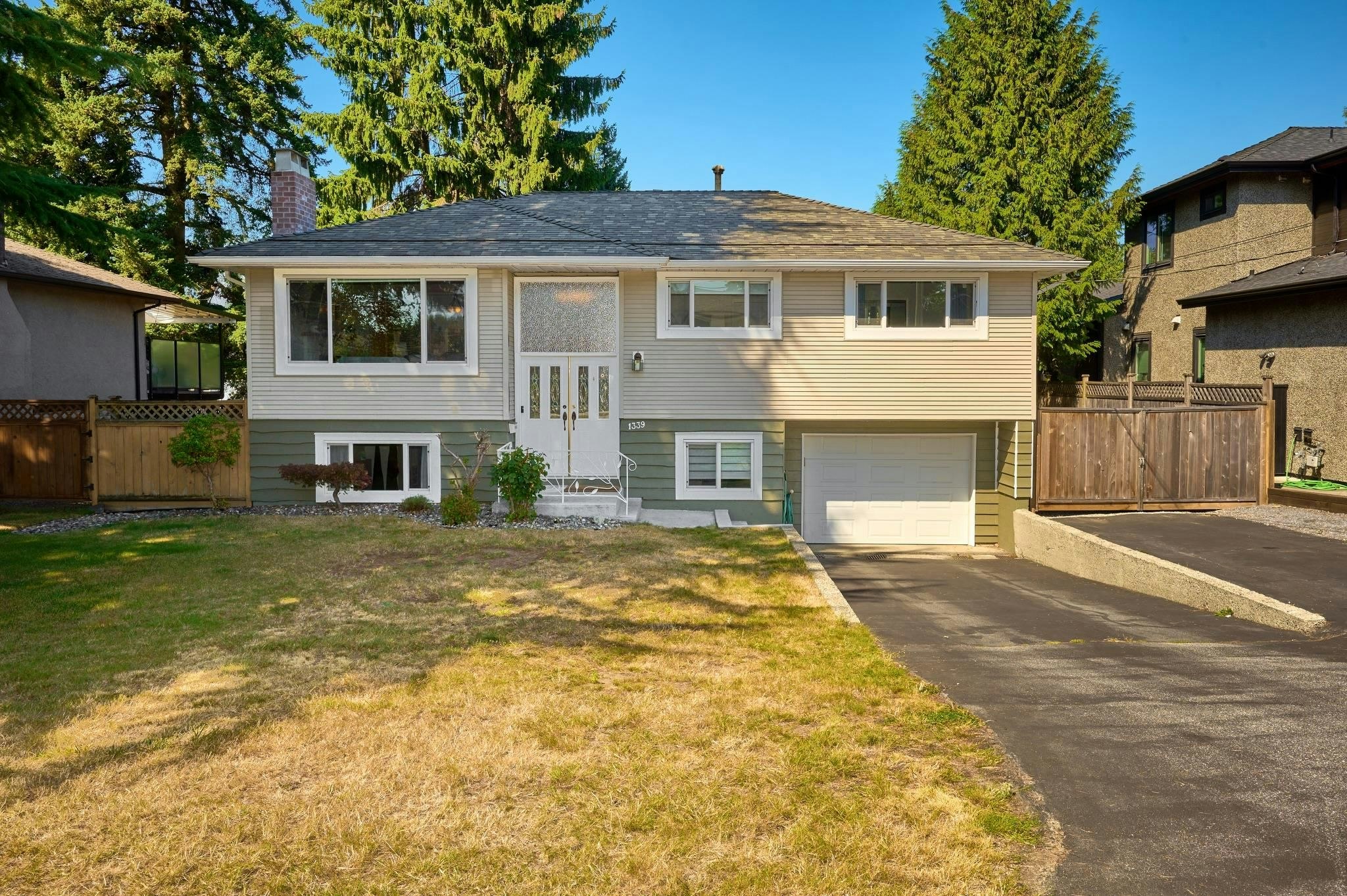 1339 Brisbane Avenue, Coquitlam, BC, V3J 5L2