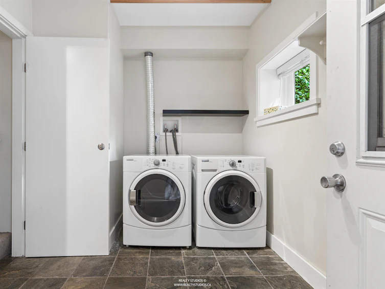 908 W 21st Avenue, Vancouver, BC, V5Z 1Z1 - 32
