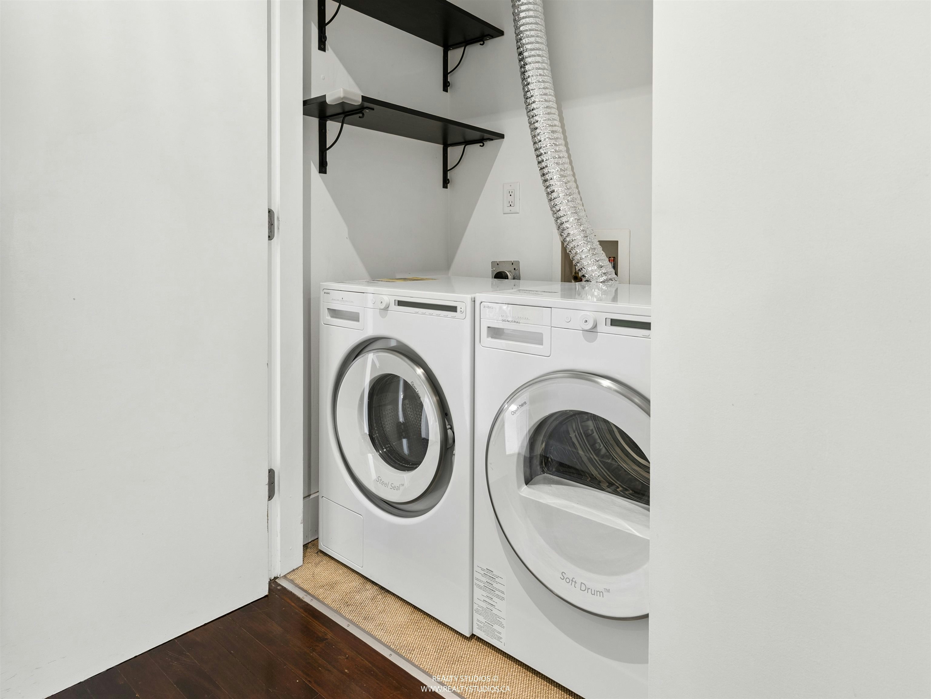 908 W 21st Avenue, Vancouver, BC, V5Z 1Z1 - 21