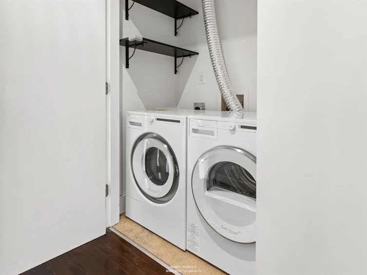 908 W 21st Avenue, Vancouver, BC, V5Z 1Z1 - 21