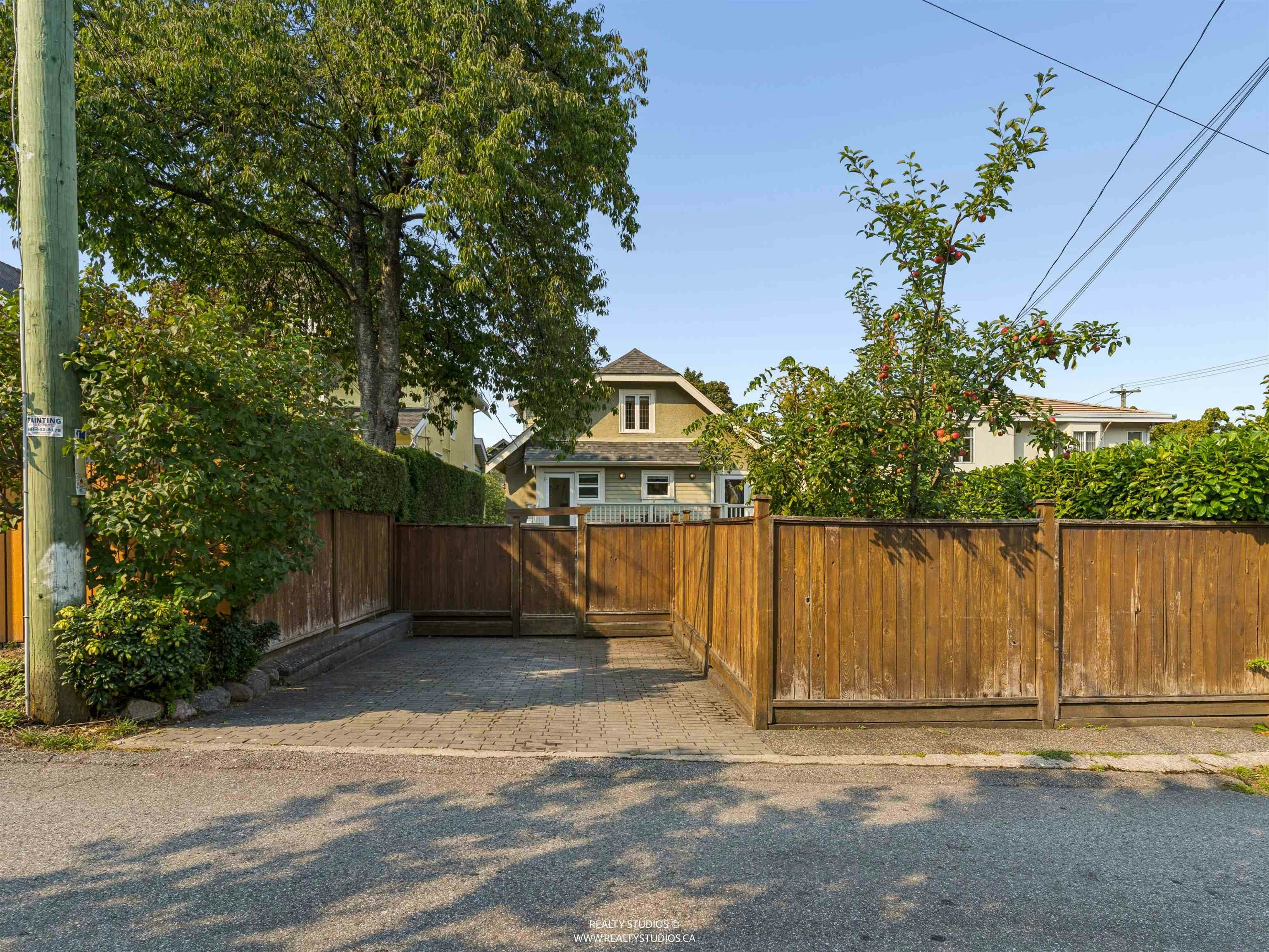 908 W 21st Avenue, Vancouver, BC, V5Z 1Z1 - 37