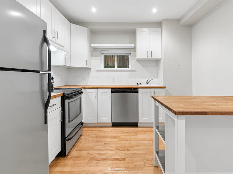 908 W 21st Avenue, Vancouver, BC, V5Z 1Z1 - 25