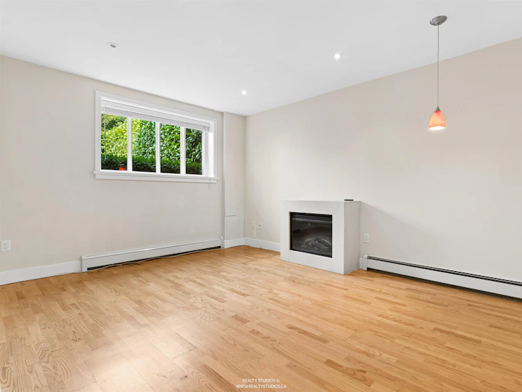 908 W 21st Avenue, Vancouver, BC, V5Z 1Z1 - 22