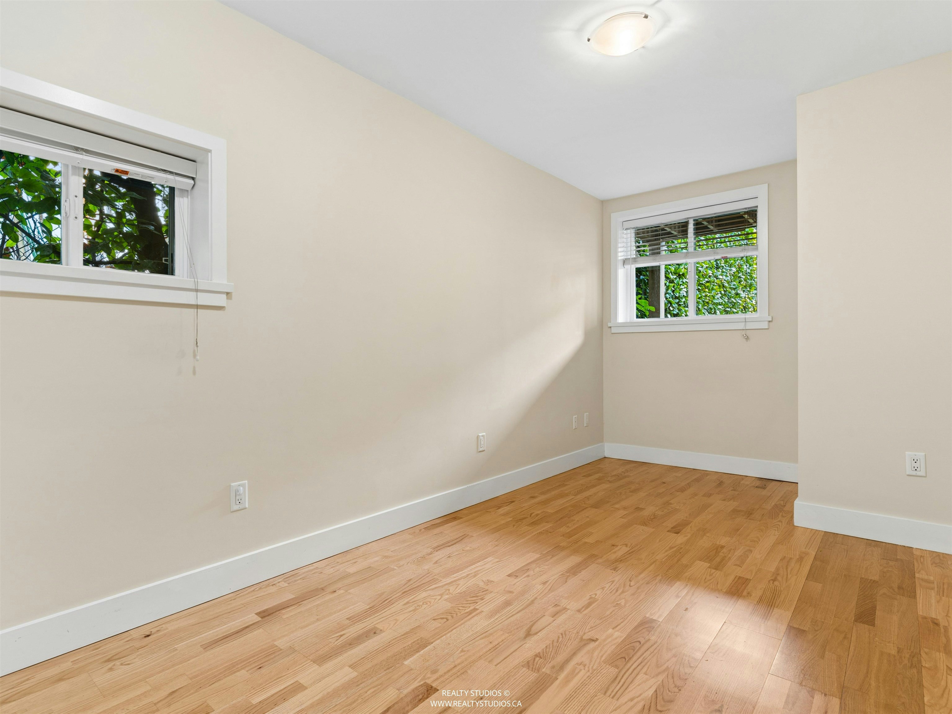 908 W 21st Avenue, Vancouver, BC, V5Z 1Z1 - 30