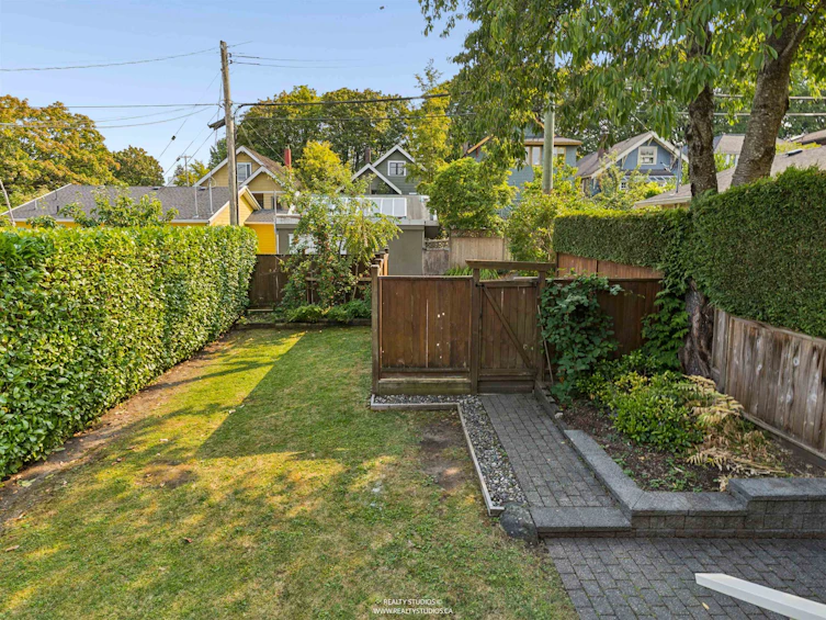 908 W 21st Avenue, Vancouver, BC, V5Z 1Z1 - 34