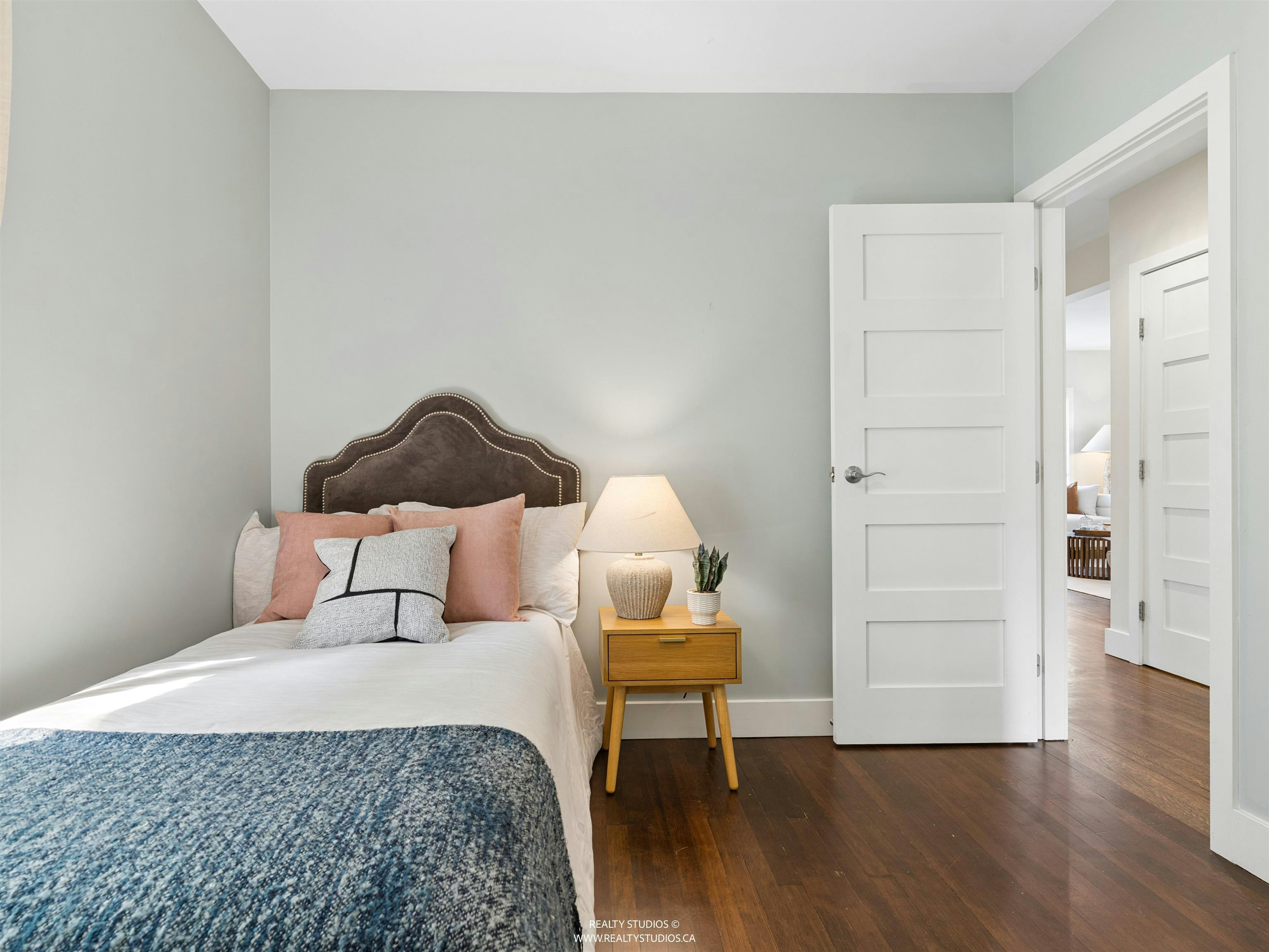 908 W 21st Avenue, Vancouver, BC, V5Z 1Z1 - 11