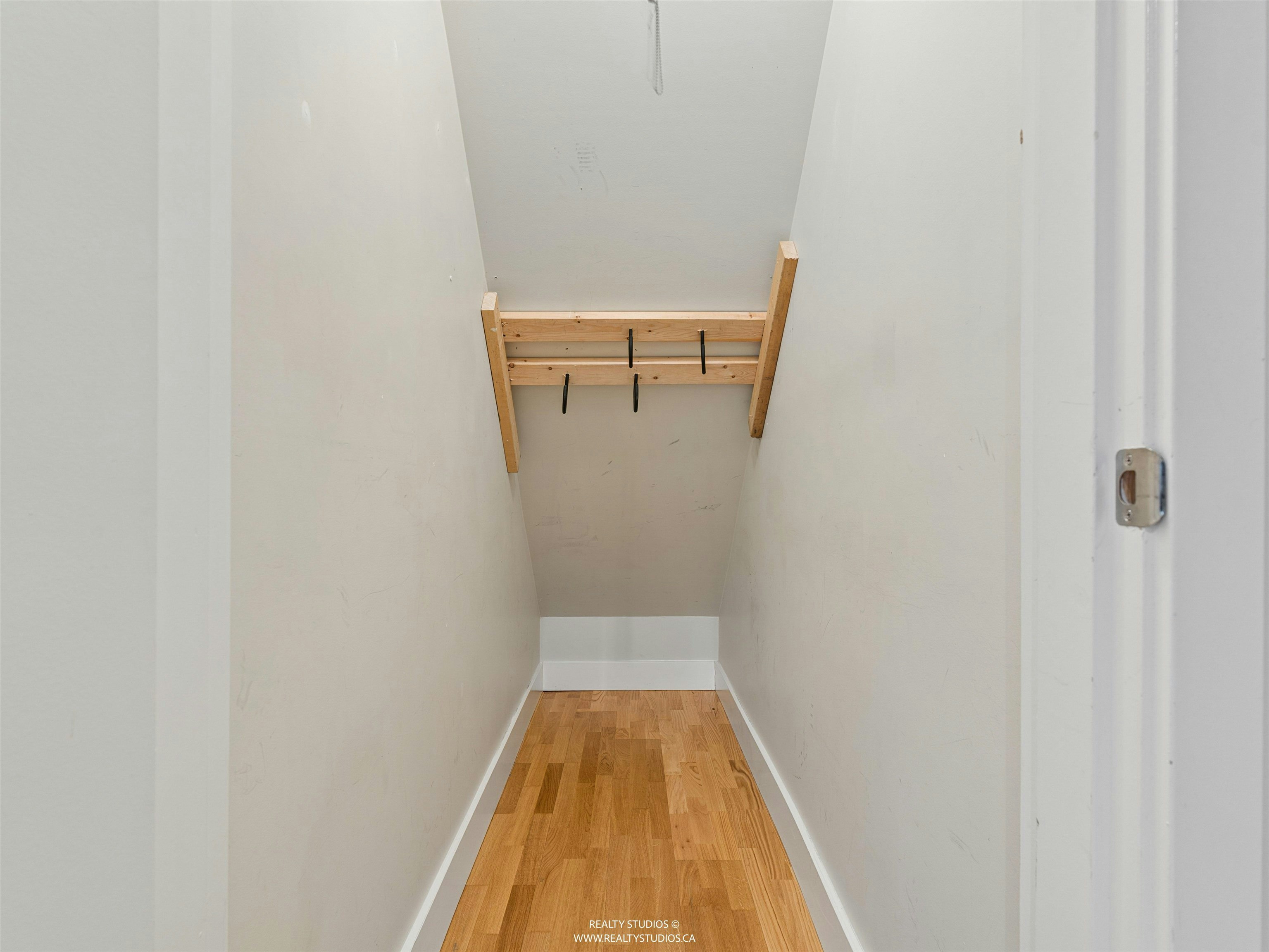 908 W 21st Avenue, Vancouver, BC, V5Z 1Z1 - 26