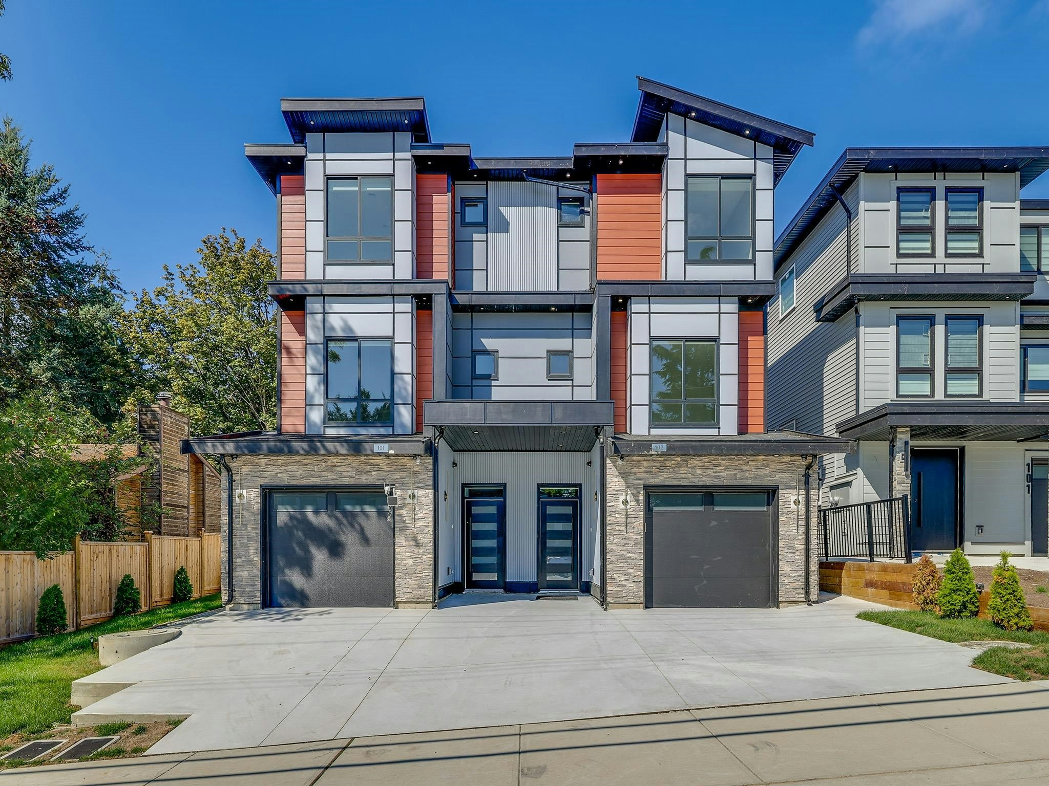 102-5737 172 Street, Surrey, BC, V3S 3Z4