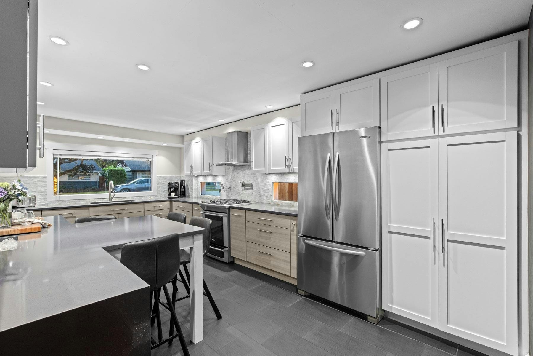1208 Rosewood Crescent, North Vancouver, BC, V7P 1H4 - 6