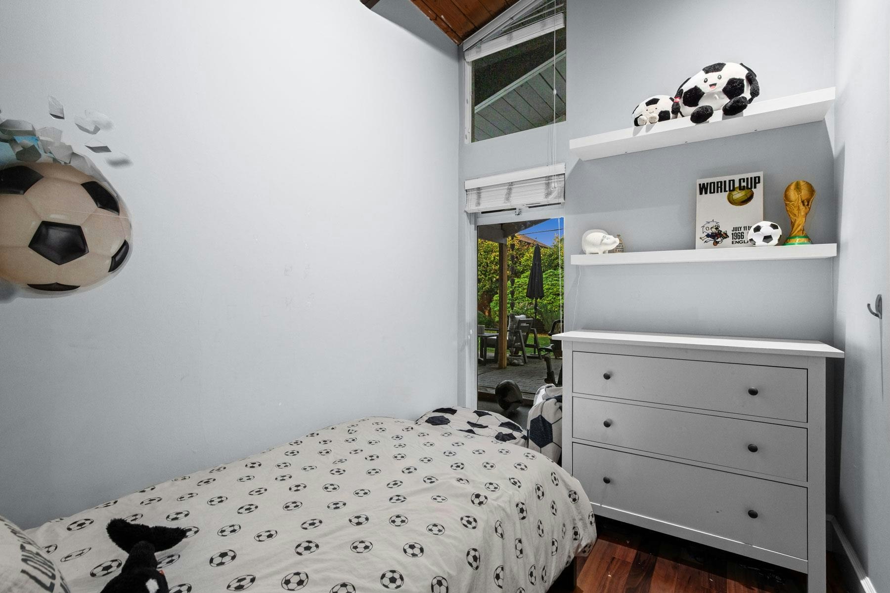 1208 Rosewood Crescent, North Vancouver, BC, V7P 1H4 - 19