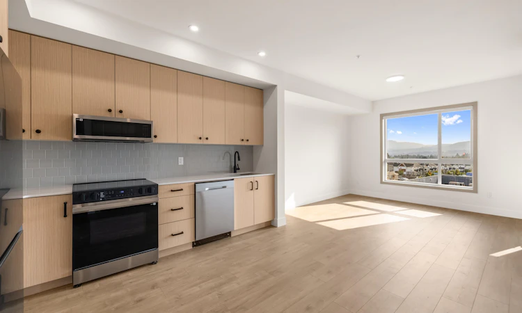 311-32528 Simon Avenue