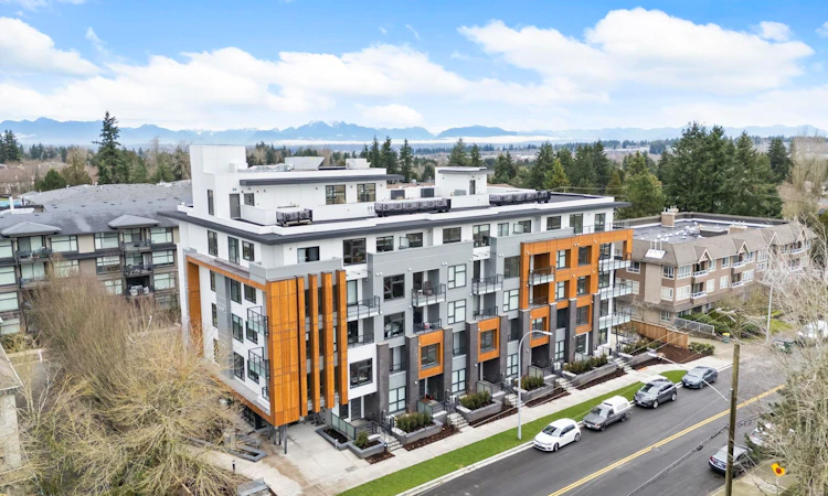 211-15353 17 Avenue