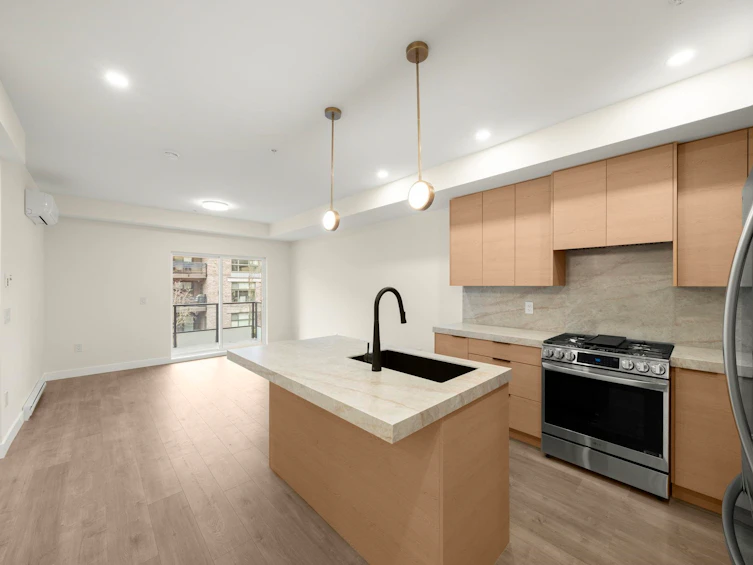 211-15353 17 Avenue, Surrey, BC, V4A 1T8 - 3