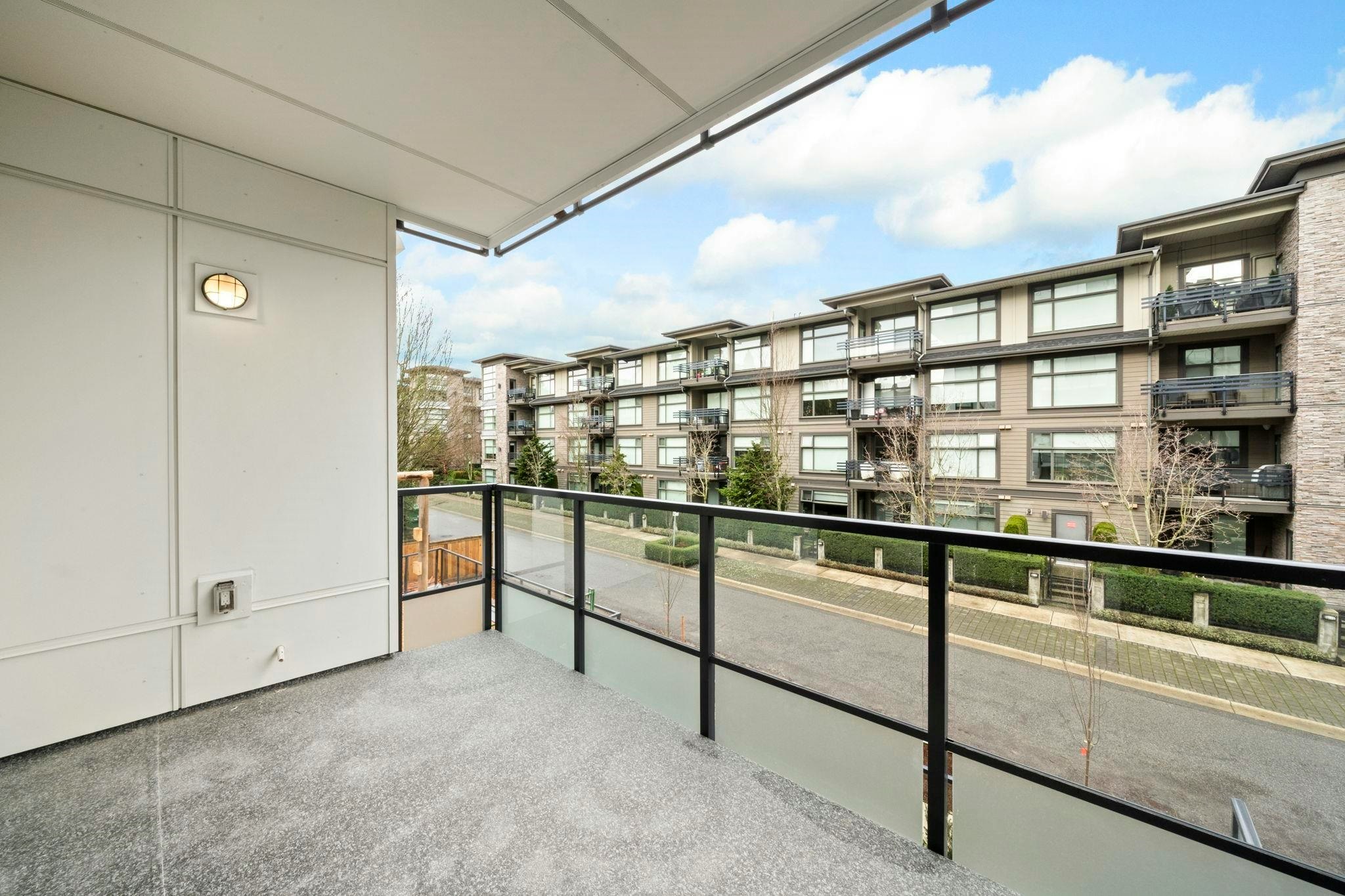 211-15353 17 Avenue, Surrey, BC, V4A 1T8 - 11