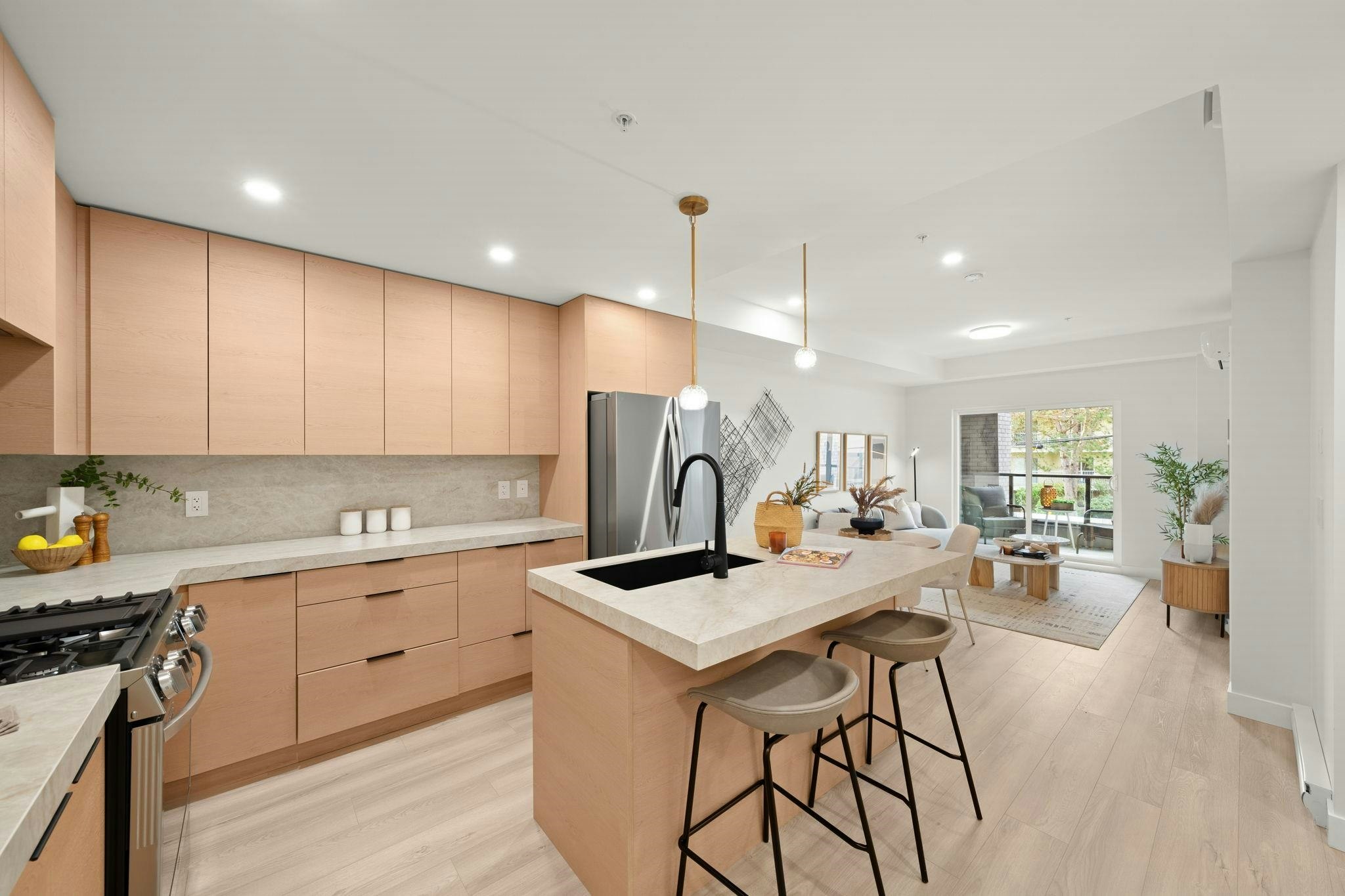 208-15353 17 Avenue - 5