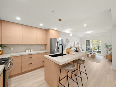 208-15353 17 Avenue - 5