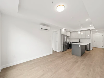 103-15353 17 Avenue - 4