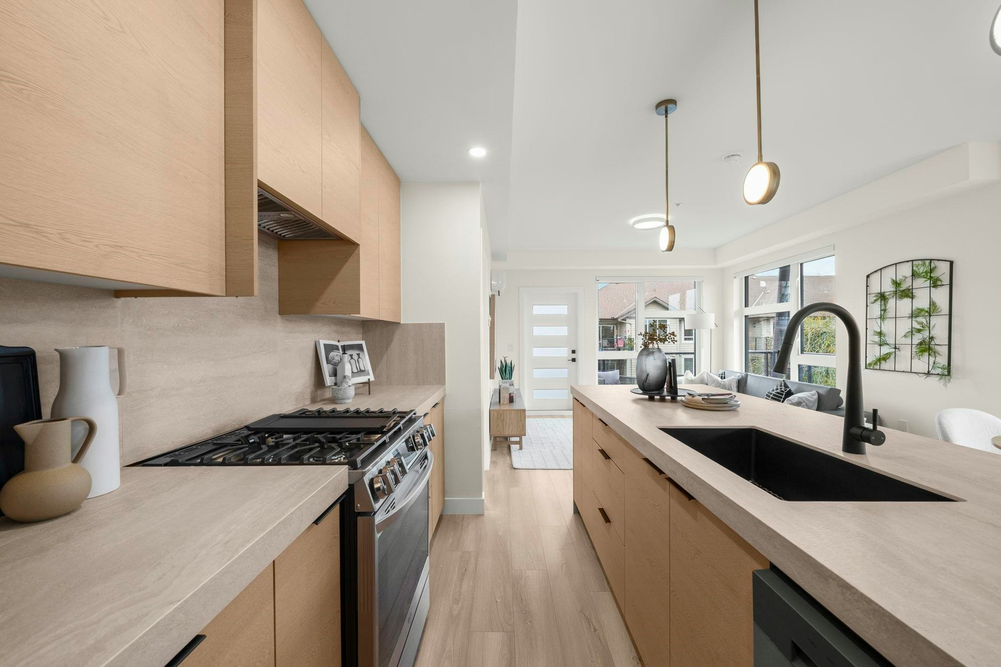 304-15353 17 Avenue - 2