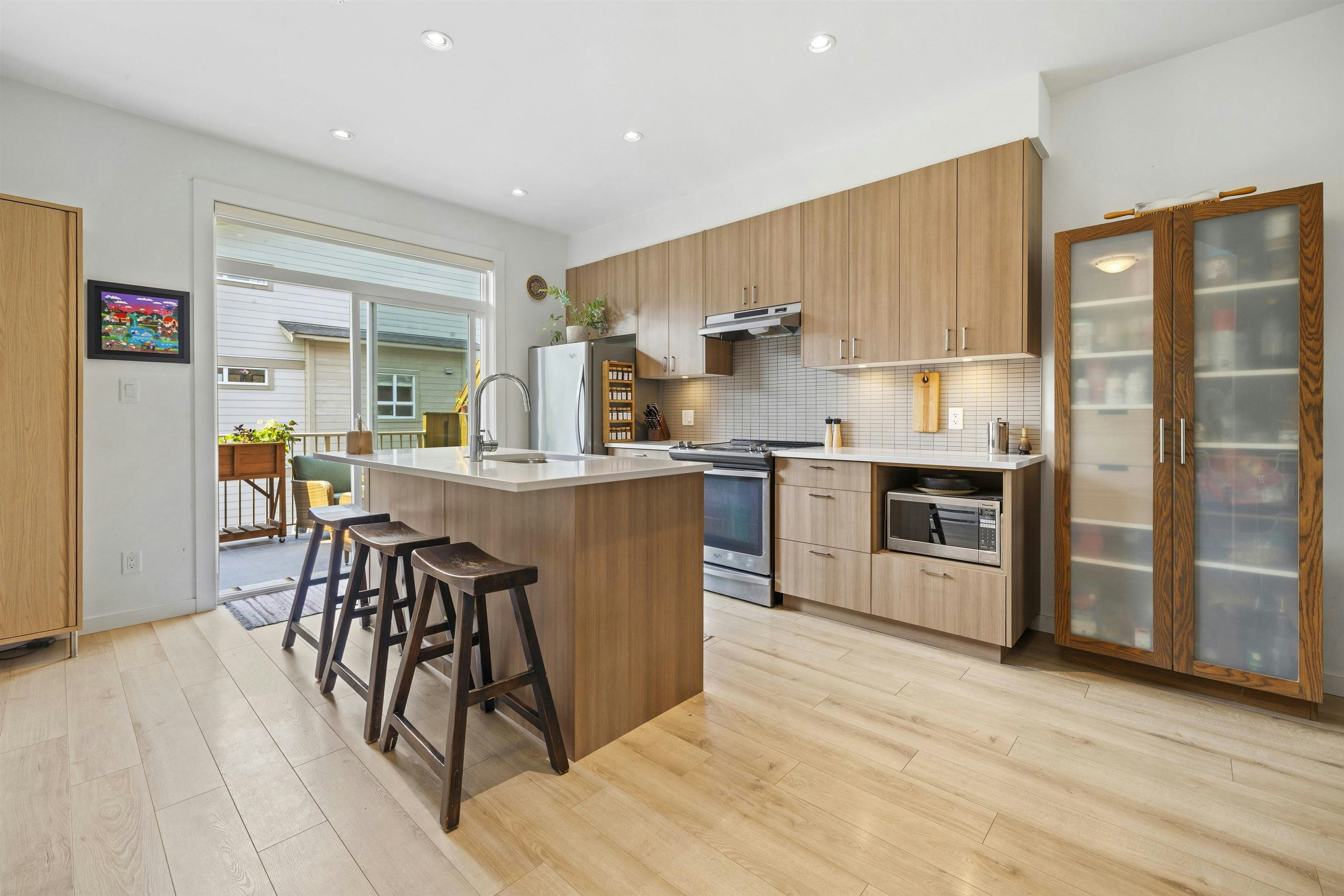 4-1188 Wilson Crescent - 4