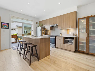 4-1188 Wilson Crescent - 4