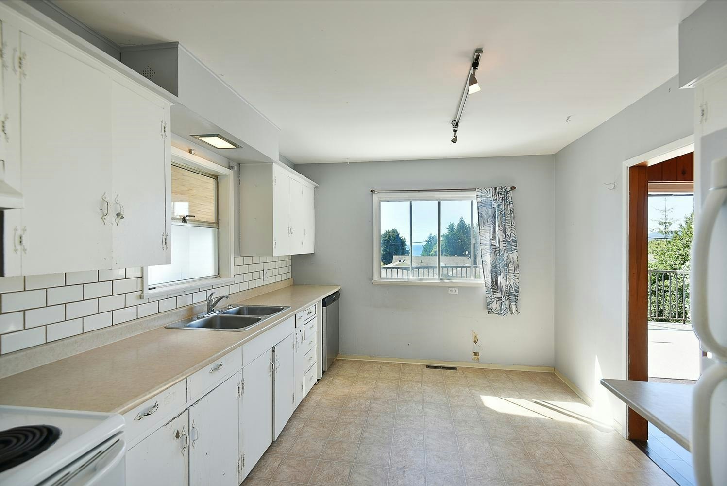 4726 Laurel Avenue - 5