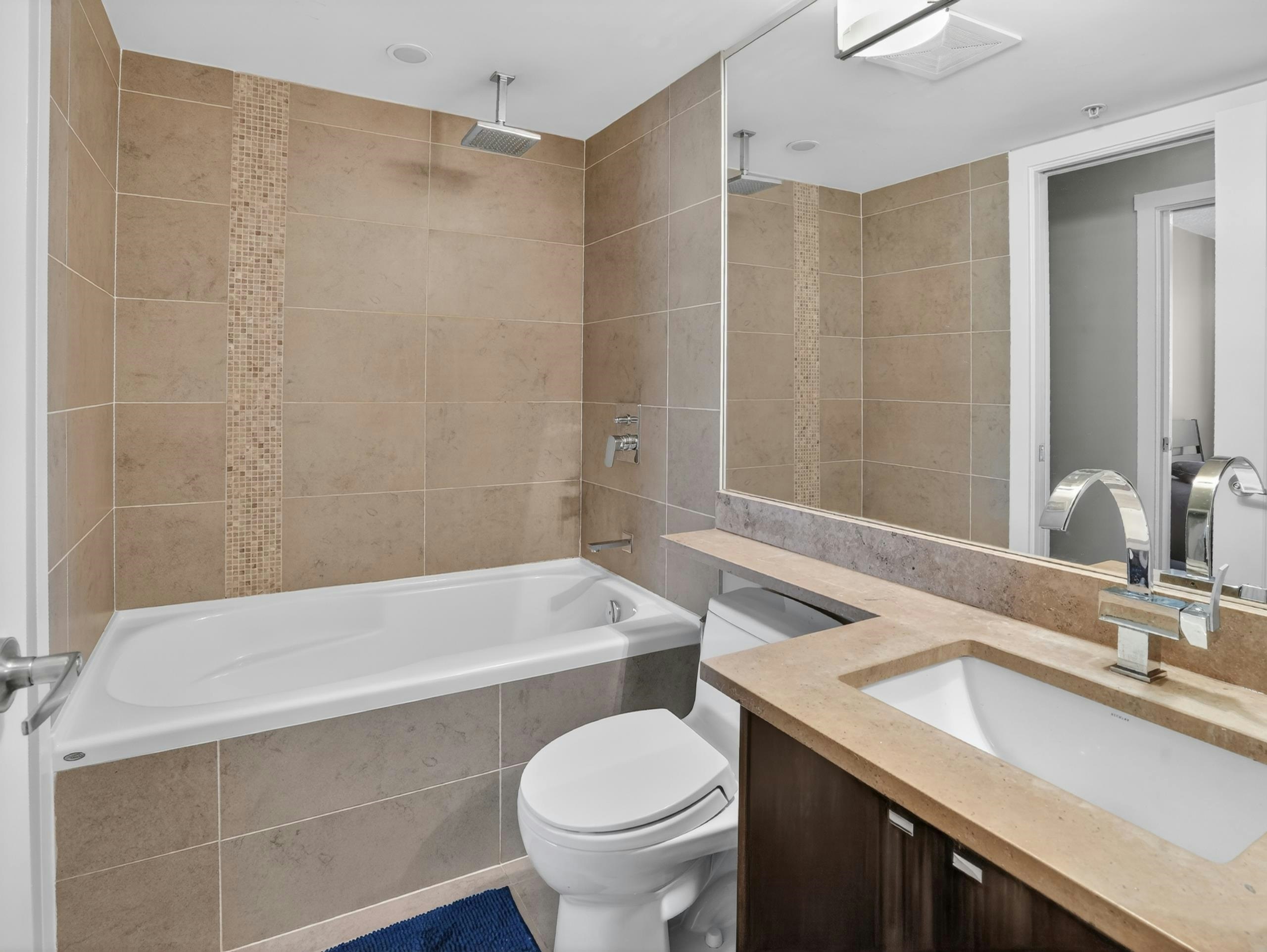 2102-2978 Glen Drive, Coquitlam, BC, V3B 0C3 - 10