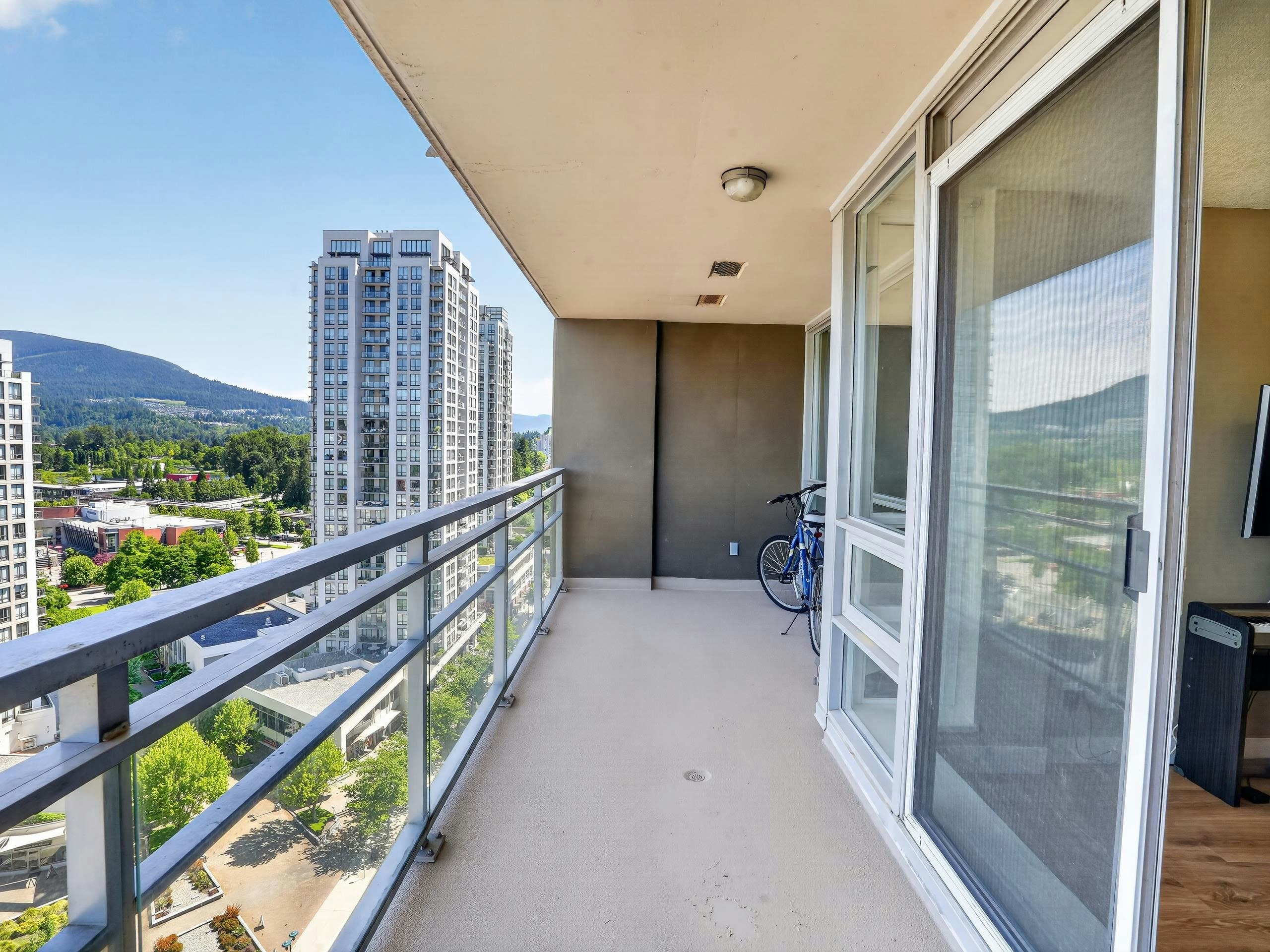 2102-2978 Glen Drive, Coquitlam, BC, V3B 0C3 - 17