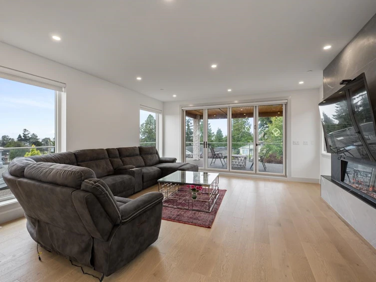 952 Parker Street, Surrey, BC, V4B 4R4 - 8