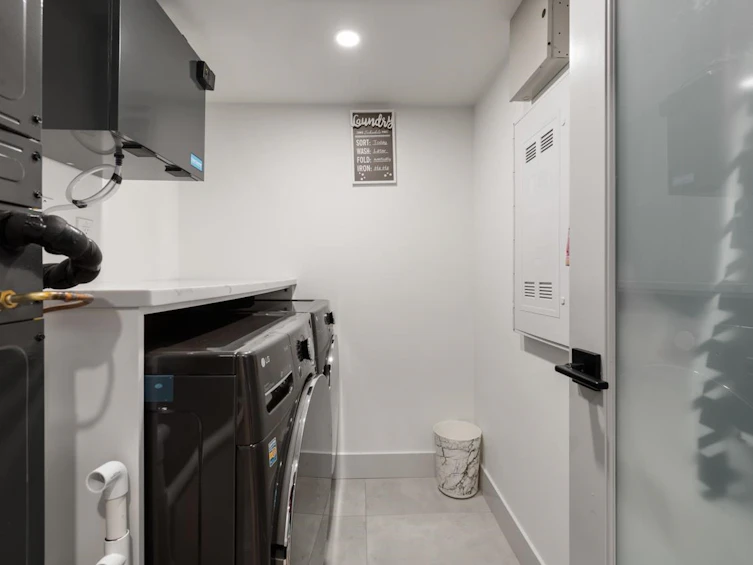 952 Parker Street, Surrey, BC, V4B 4R4 - 23