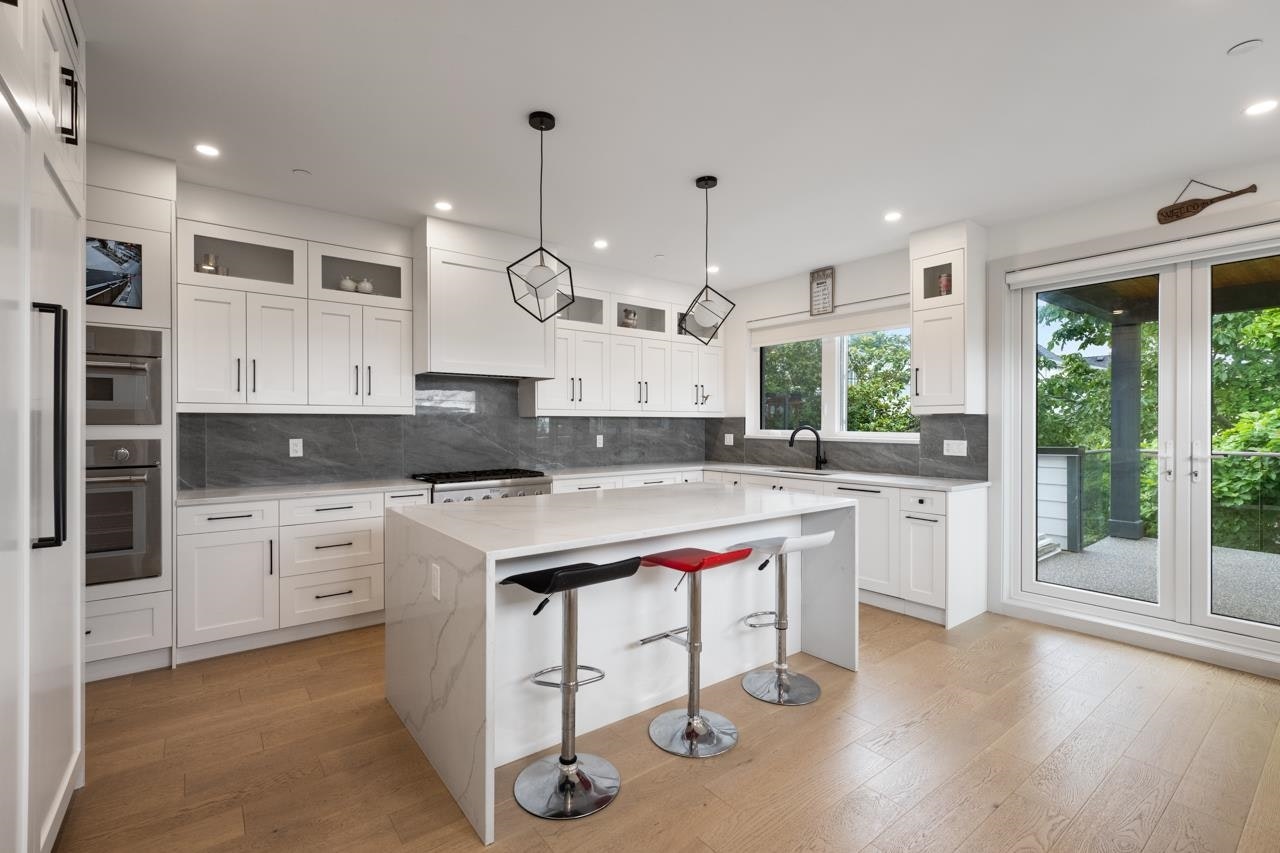 952 Parker Street, Surrey, BC, V4B 4R4 - 10